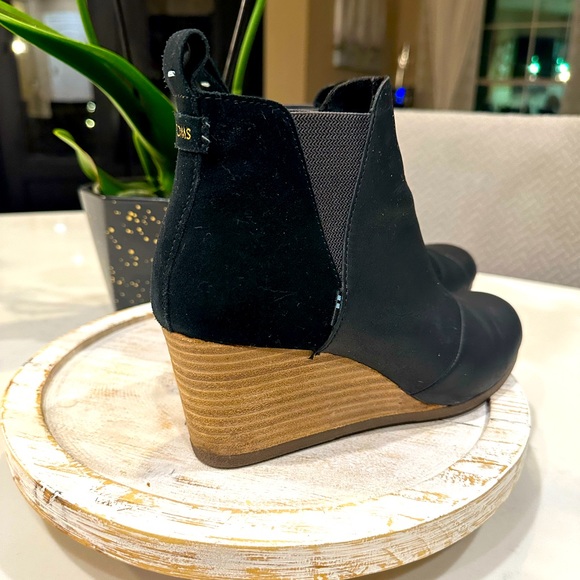 Almost new only wore once. Size 8 Kelsey TOMS wedged booties - Picture 6 of 7